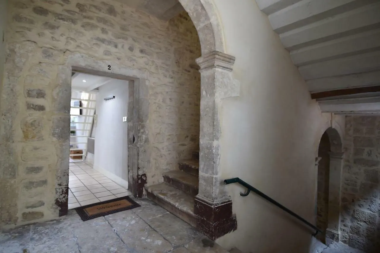 Duplex Climatise Apartment Orange